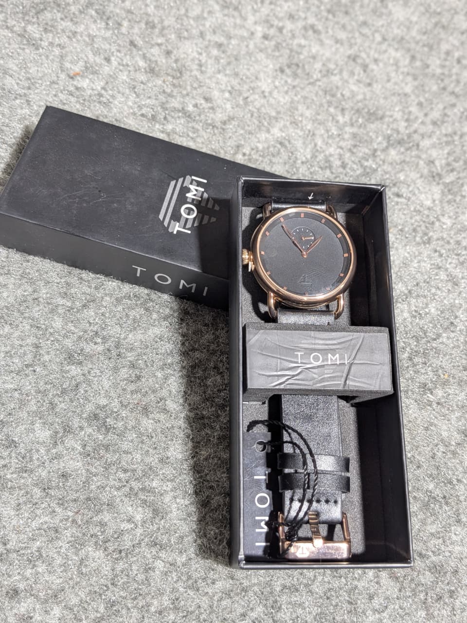 TOMI Classic Black Leather Strap Men's Watch – Rose Gold Case | Premium Quartz Wrist Watch