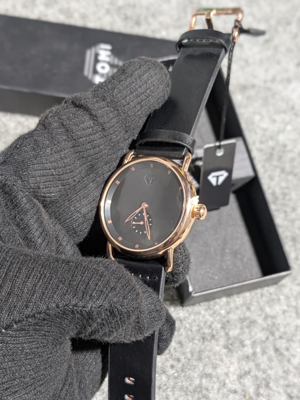 TOMI Classic Black Leather Strap Men's Watch – Rose Gold Case | Premium Quartz Wrist Watch
